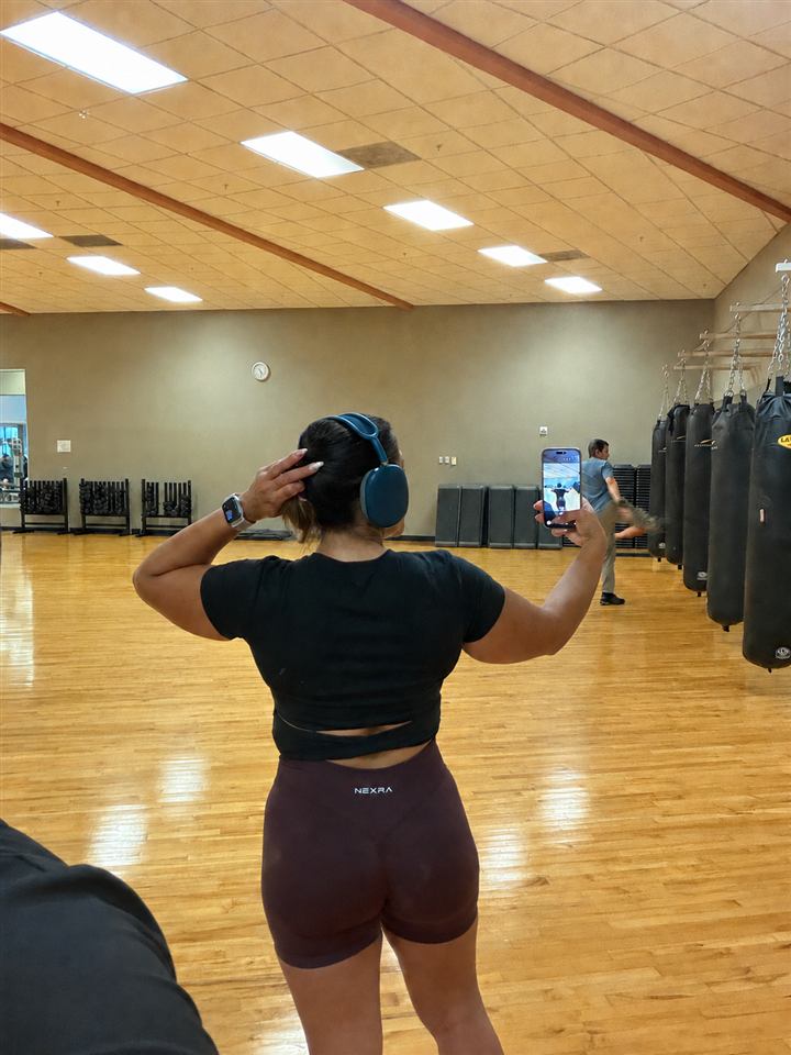 mariadelahoz377 — Impact Shorts - Bright Blue customer photo